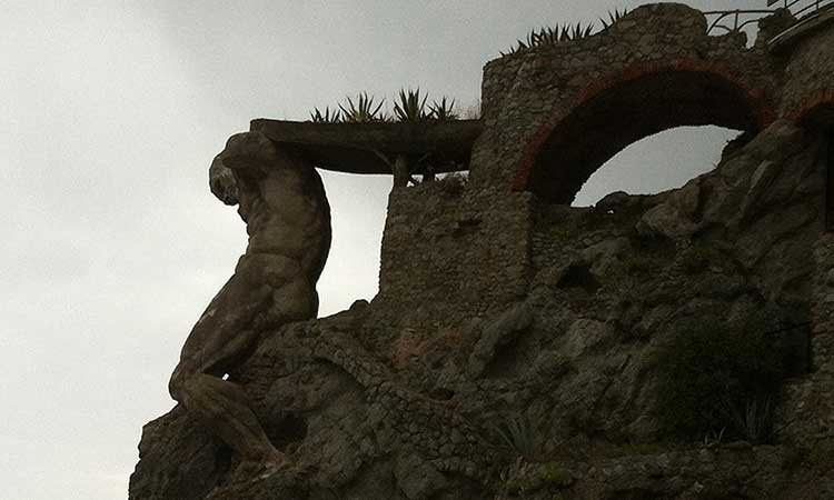 Le dieu Poseidon in Monterosso, Italy